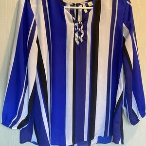 Blue and White Relaxed Blouse with 3/4 Sleeves